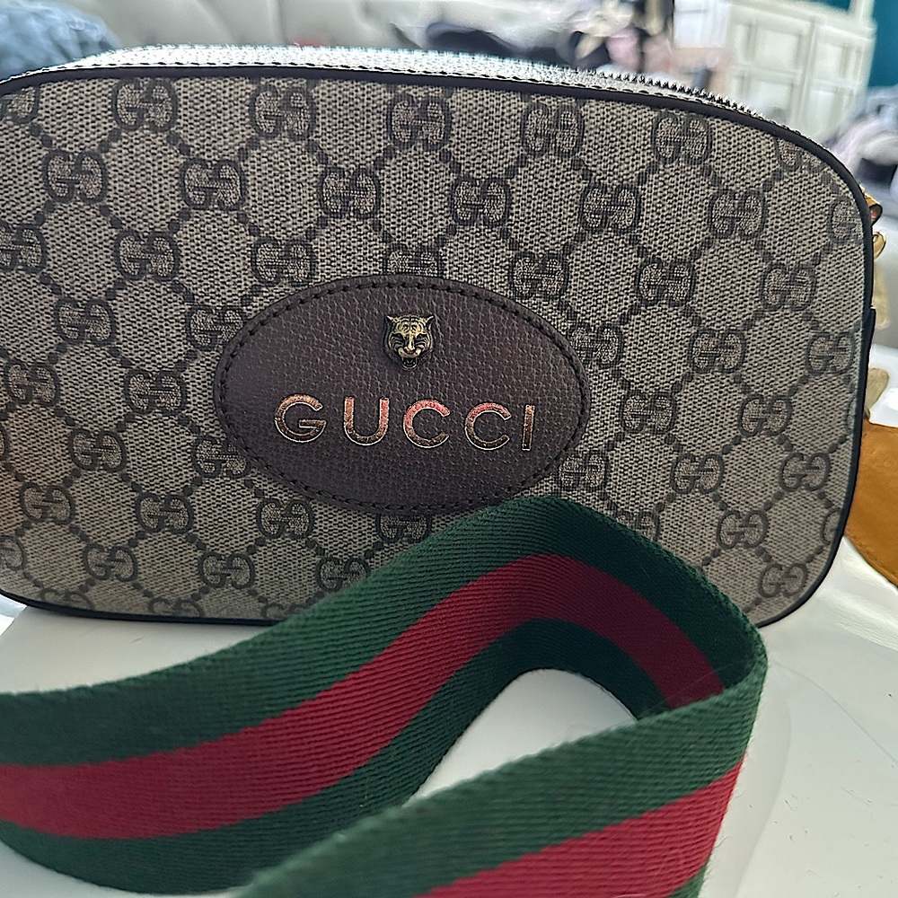 NEO VINTAGE GG SUPREME MESSENGER BAG